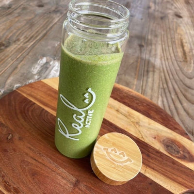 7 DELICIOUS REASONS TO LOVE OUR GLASS WATER BOTTLES (PLUS BEST SMOOTHIE RECIPES)!